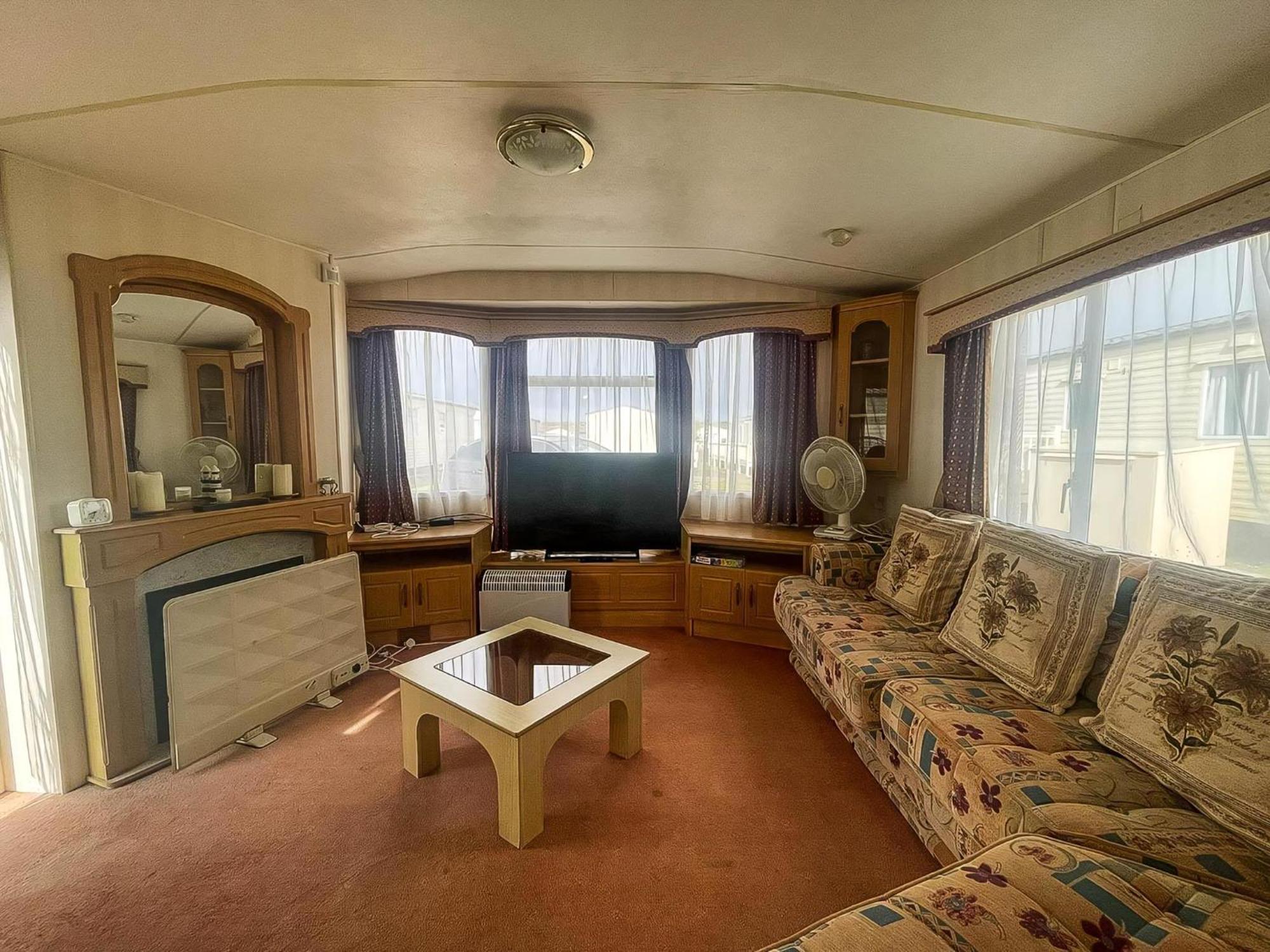 6 Berth Caravan With Decking Nearby Heacham Beach In Norfolk Ref 21047A Hotel Exterior photo